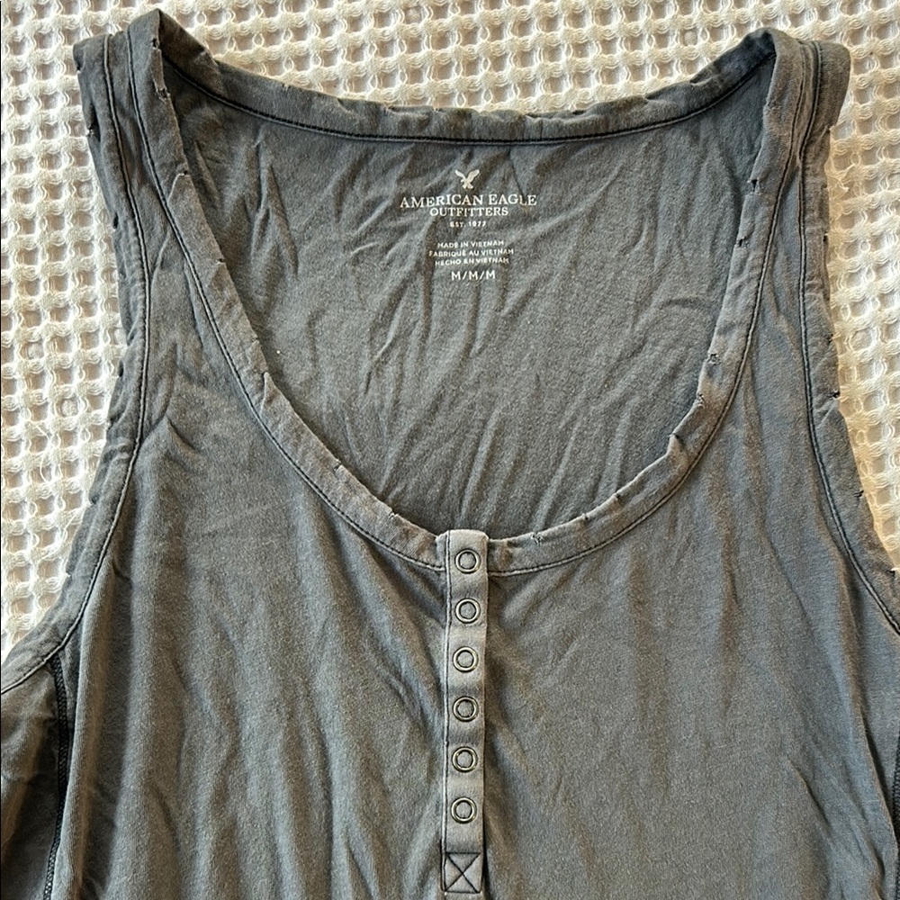 Gray Button-Front Tank Top - Picture 2 of 4